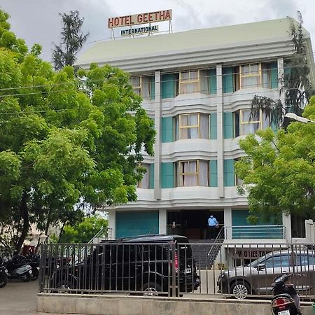 Hotel Geetha International トゥティコロン エクステリア 写真
