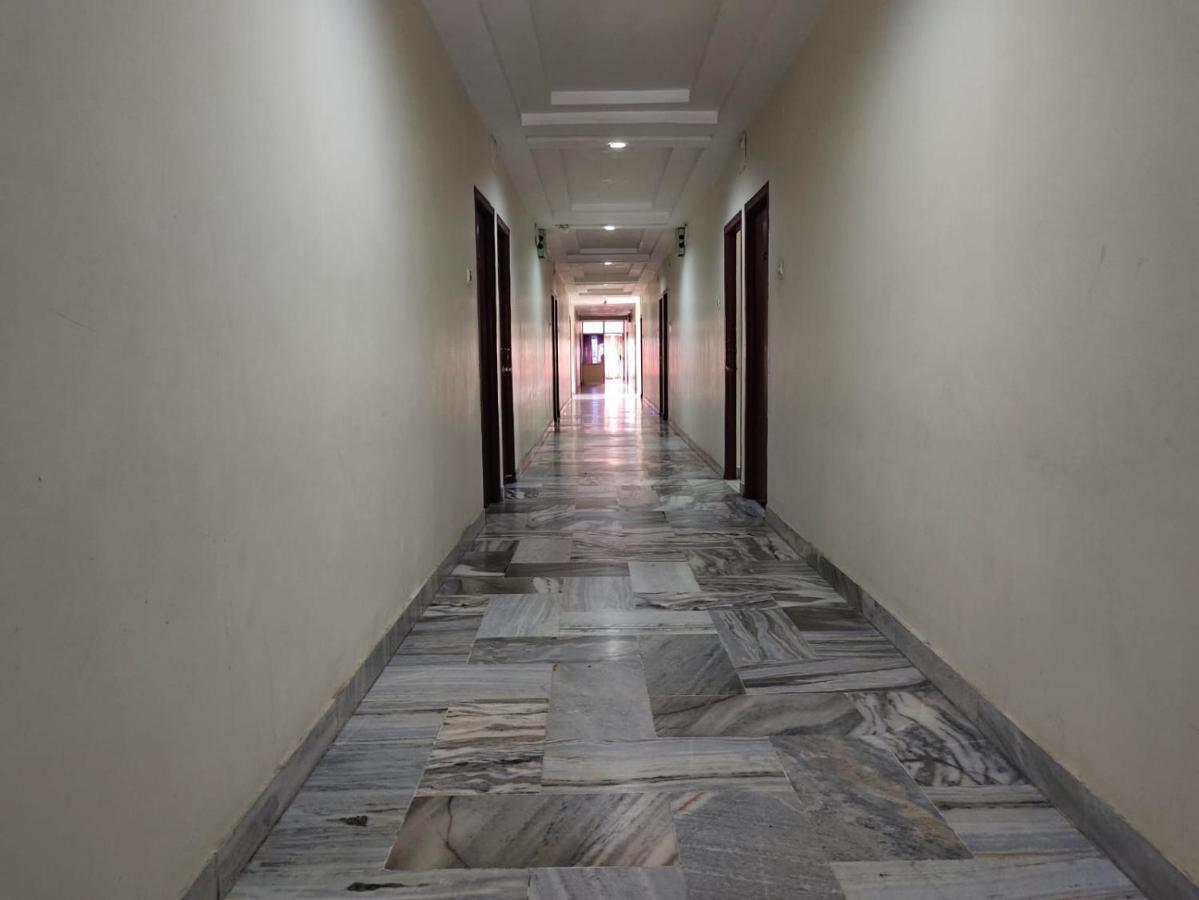 Hotel Geetha International トゥティコロン エクステリア 写真
