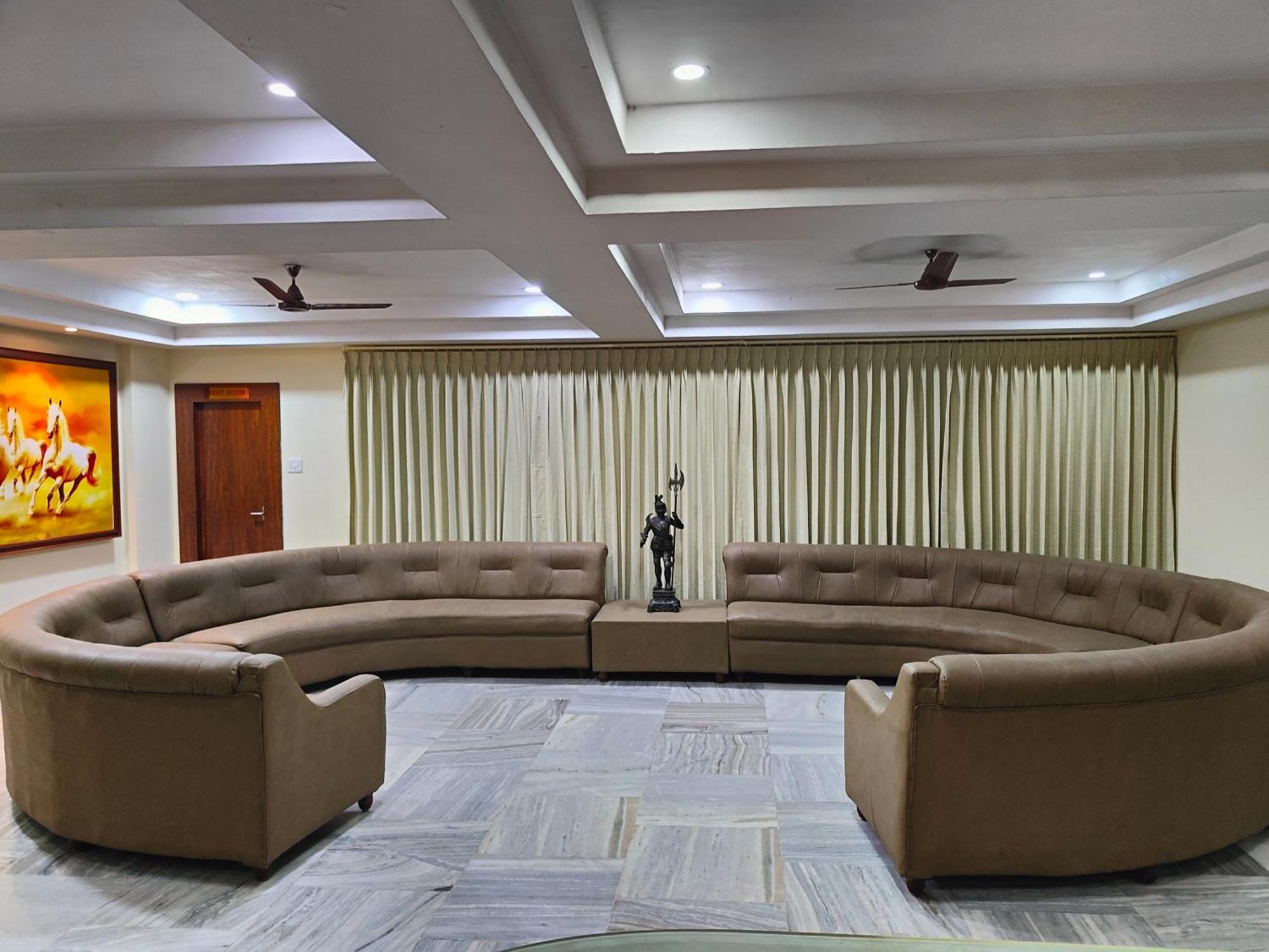 Hotel Geetha International トゥティコロン エクステリア 写真