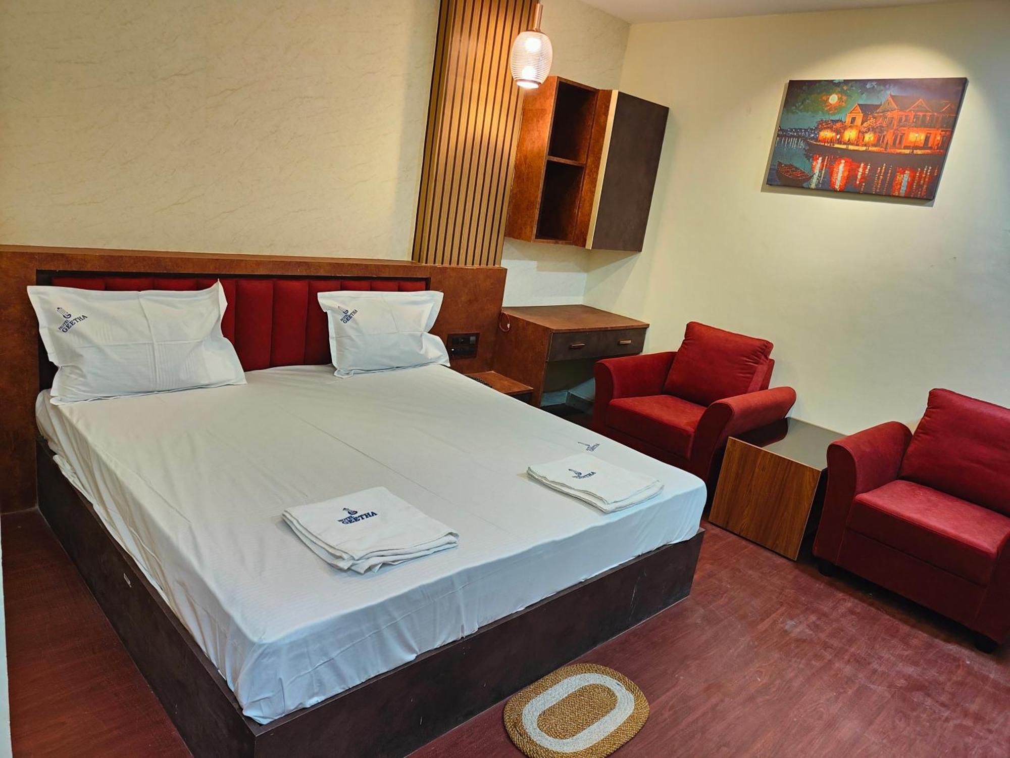 Hotel Geetha International トゥティコロン エクステリア 写真