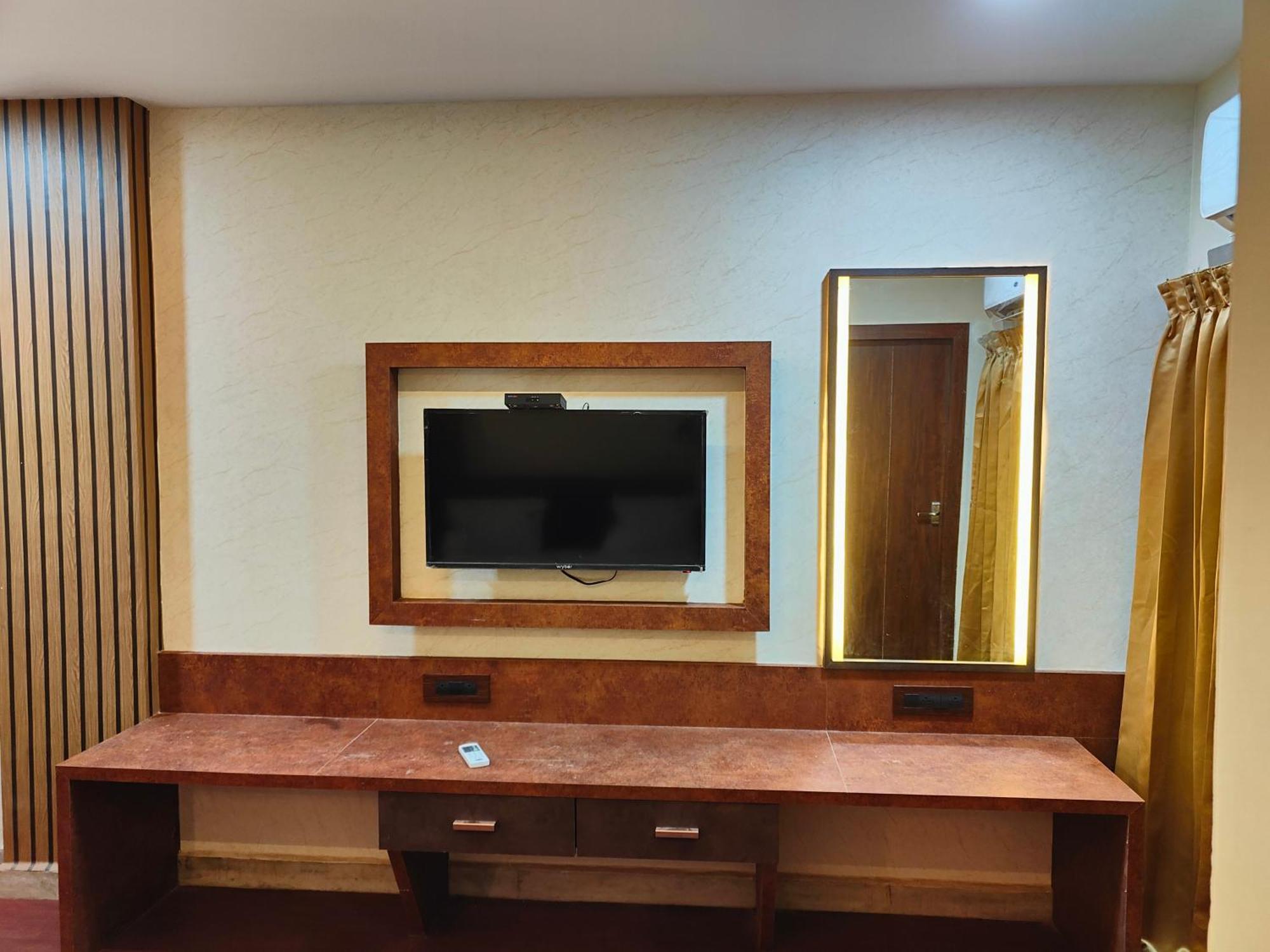 Hotel Geetha International トゥティコロン エクステリア 写真