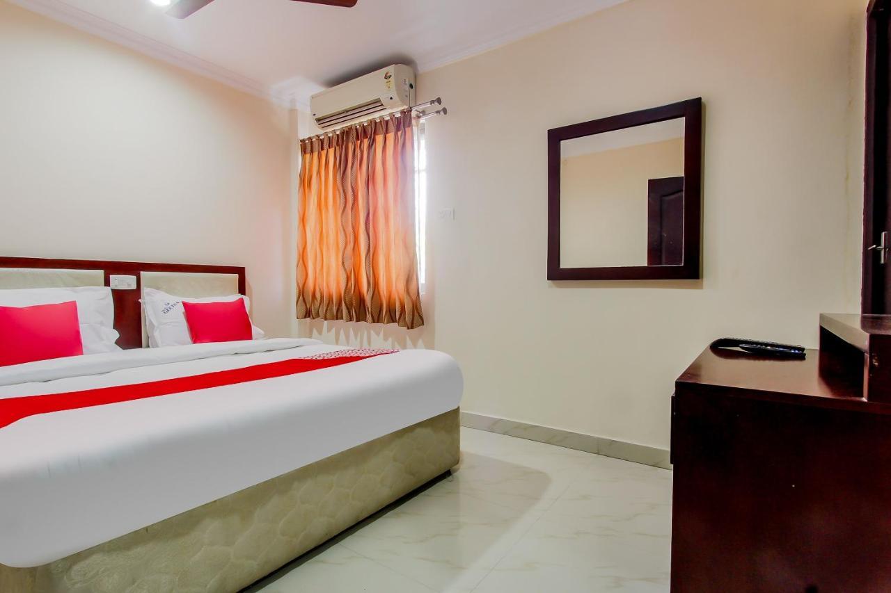 Hotel Geetha International トゥティコロン エクステリア 写真
