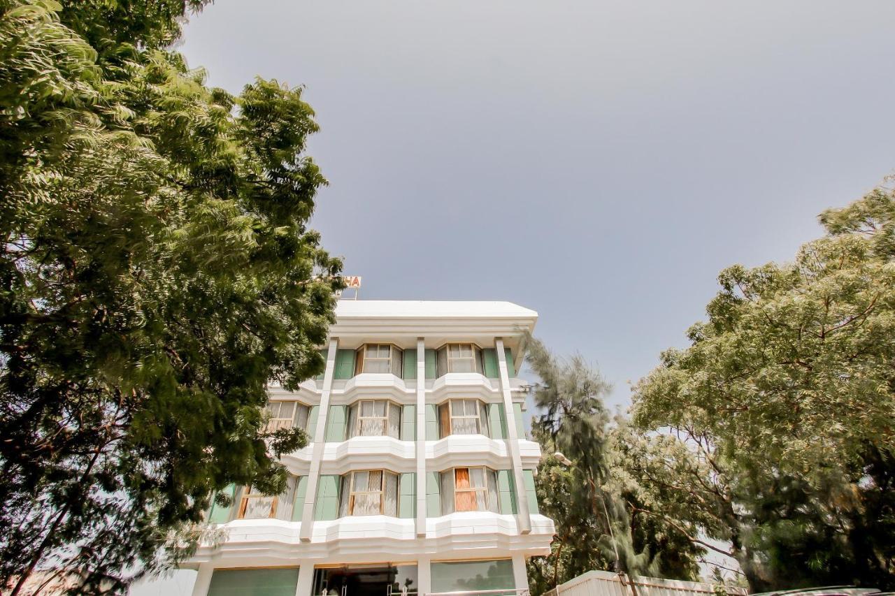 Hotel Geetha International トゥティコロン エクステリア 写真